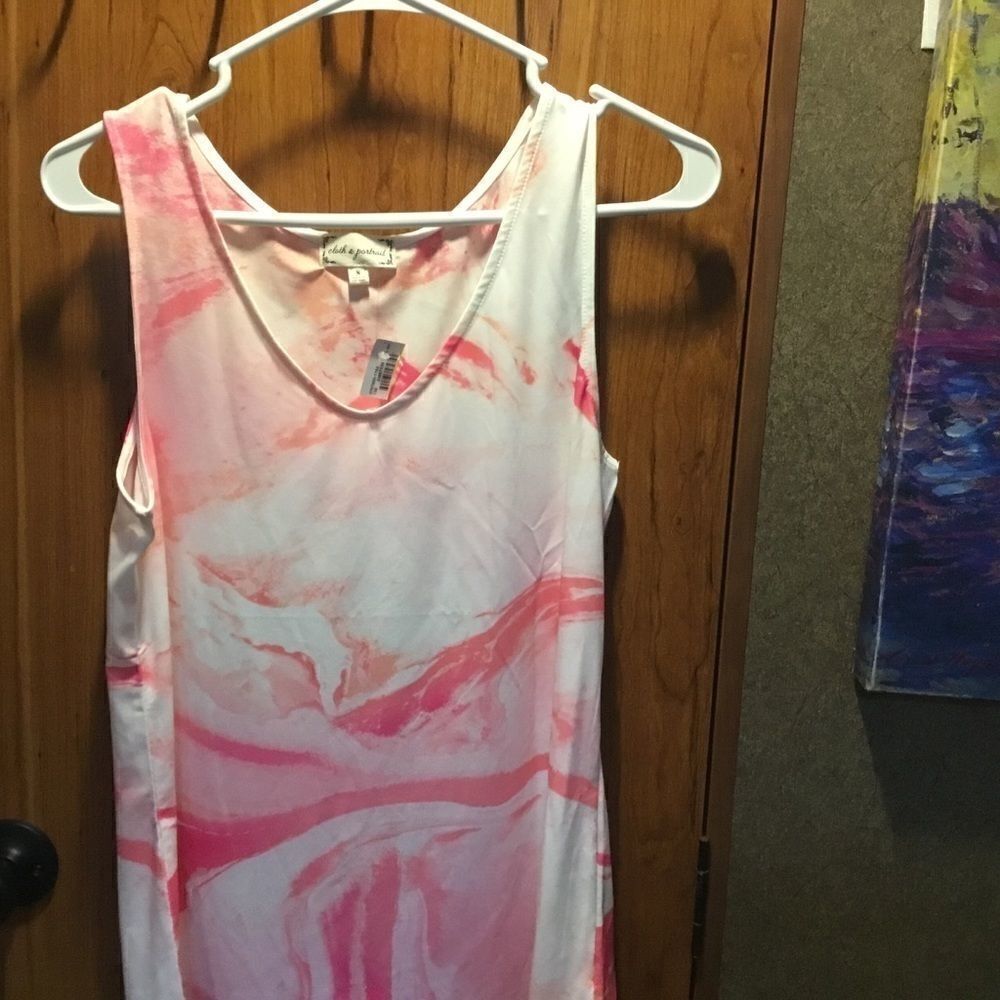 NWT  Cloth & Portrait Brand Women’s Sz S Athletic